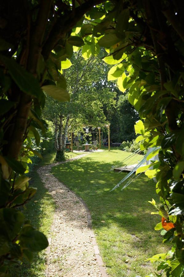 Secret Garden Glamping Hotell Lymington Exteriör bild