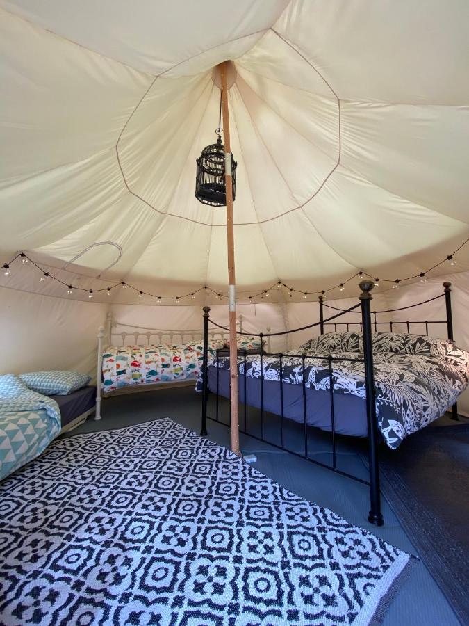 Secret Garden Glamping Hotell Lymington Exteriör bild