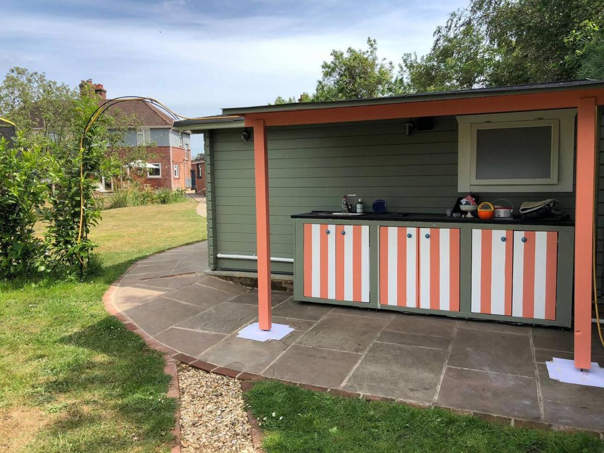 Secret Garden Glamping Hotell Lymington Exteriör bild