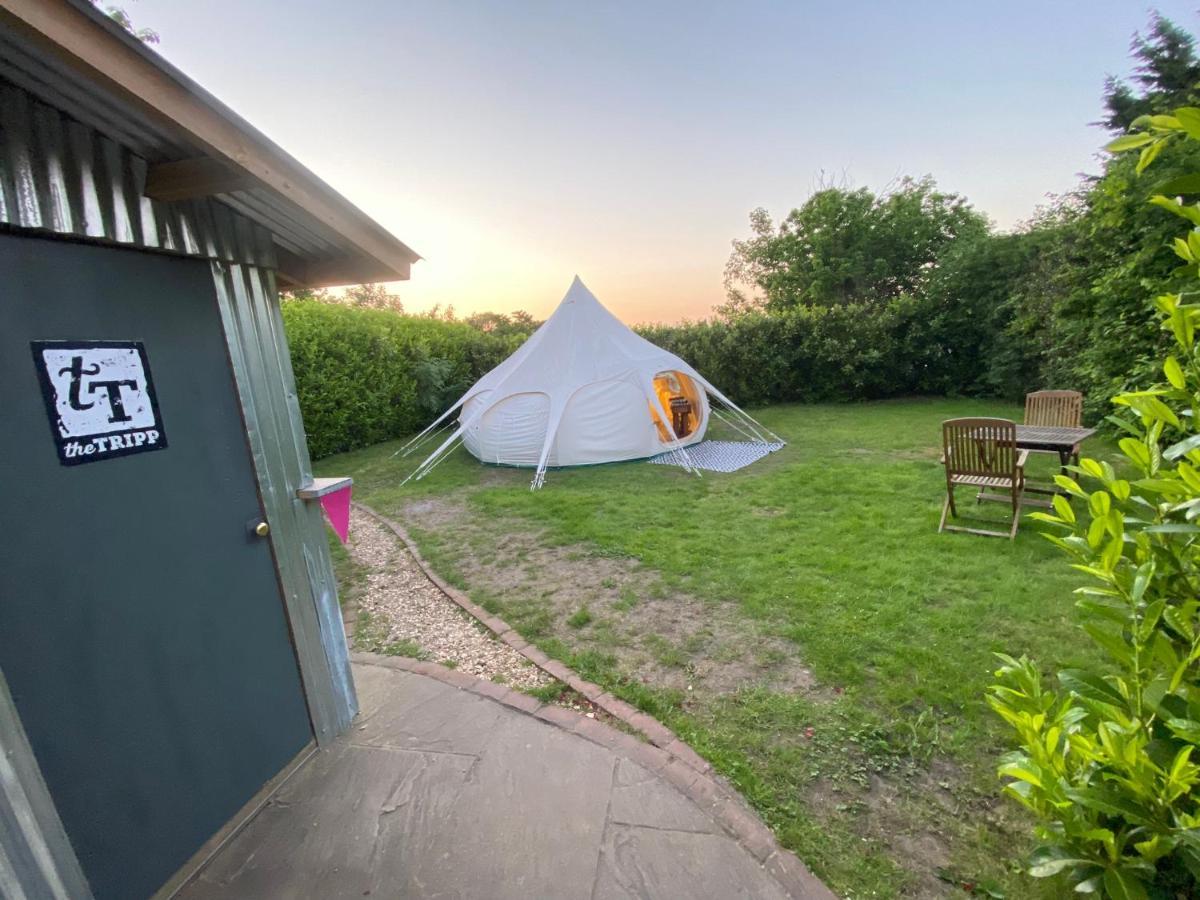 Secret Garden Glamping Hotell Lymington Exteriör bild